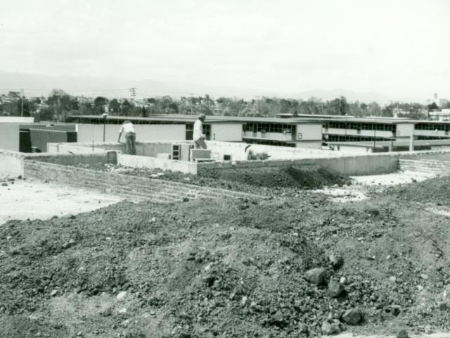 Construcción edificios Plantel Vallejo. ca. 1971